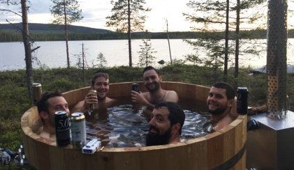 Einen Tag bei den Blockhausbauern